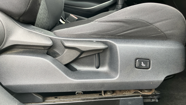 Toyota Corolla 2.0 VVT-i Hybrid Design 5dr CVT Hybrid Estate